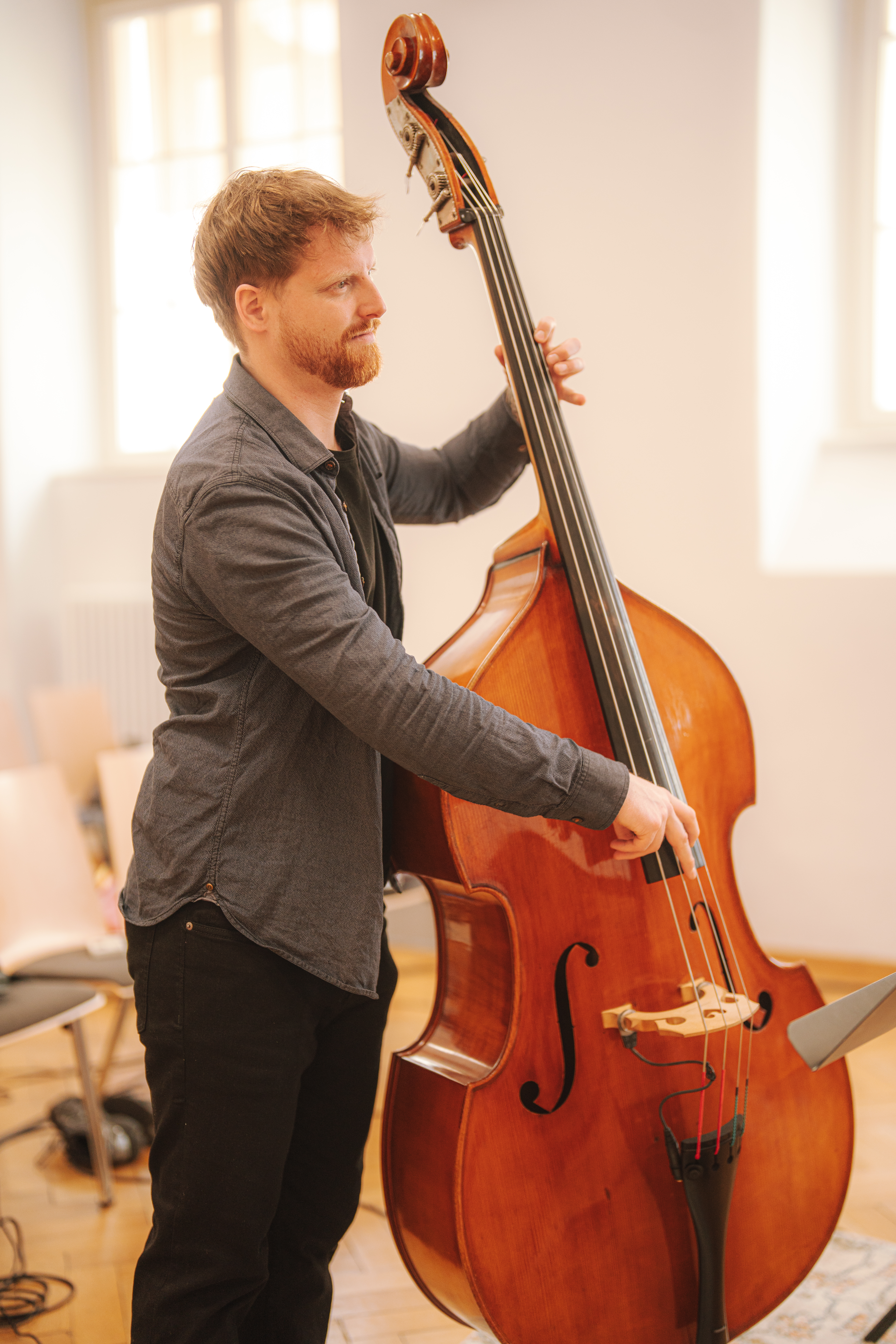 Sandro Gutschi playing double bass